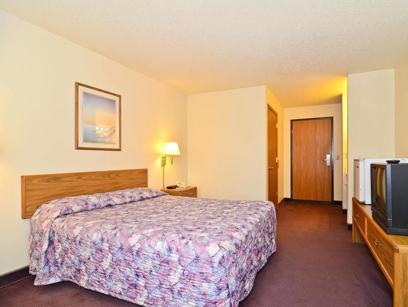 Quality Inn New London Exterior photo